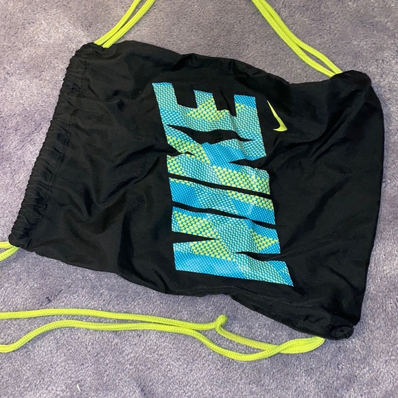 💫 Nike Drawstring Bag ✨ - Picture 1 of 3